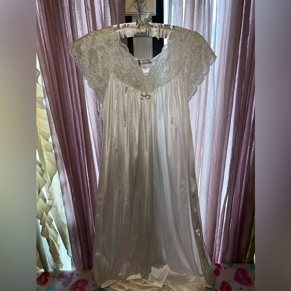 Shadowline nightgown. Ivory and lace.